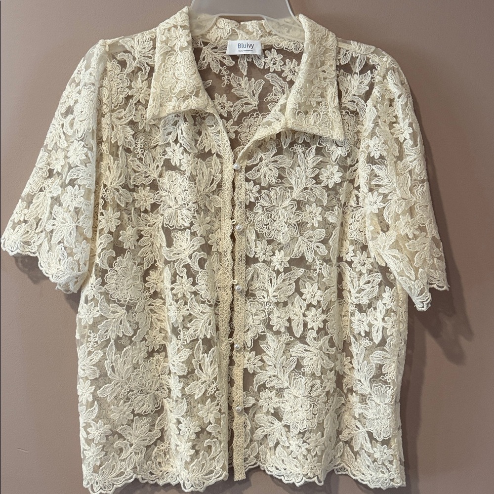 Bluivy Floral Lace Blouse - Cream